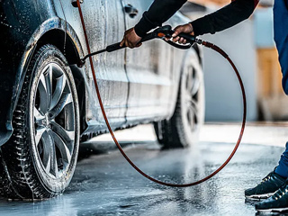 高压清洗机清洗汽车的方法